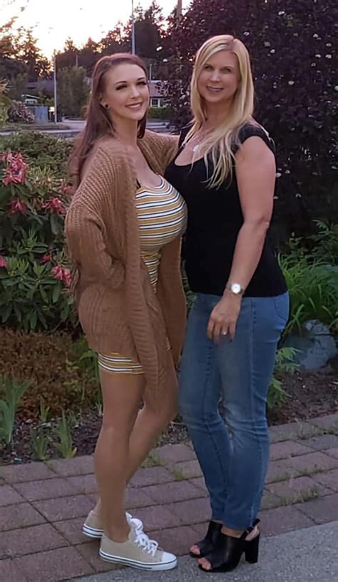 big boobies mom|Moms with great tits 